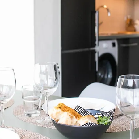 Le Bourbon - T2 Renove A 200m De La Daire