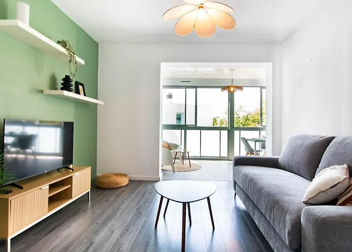 Le Bourbon - T2 Renove A 200m De La *