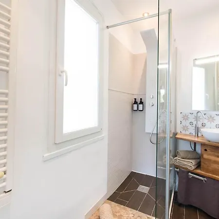 Le Bourbon - T2 Renove A 200m De La *