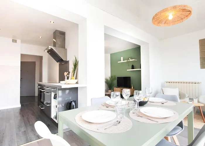 Le Bourbon - T2 Renove A 200m De La Lägenhet *